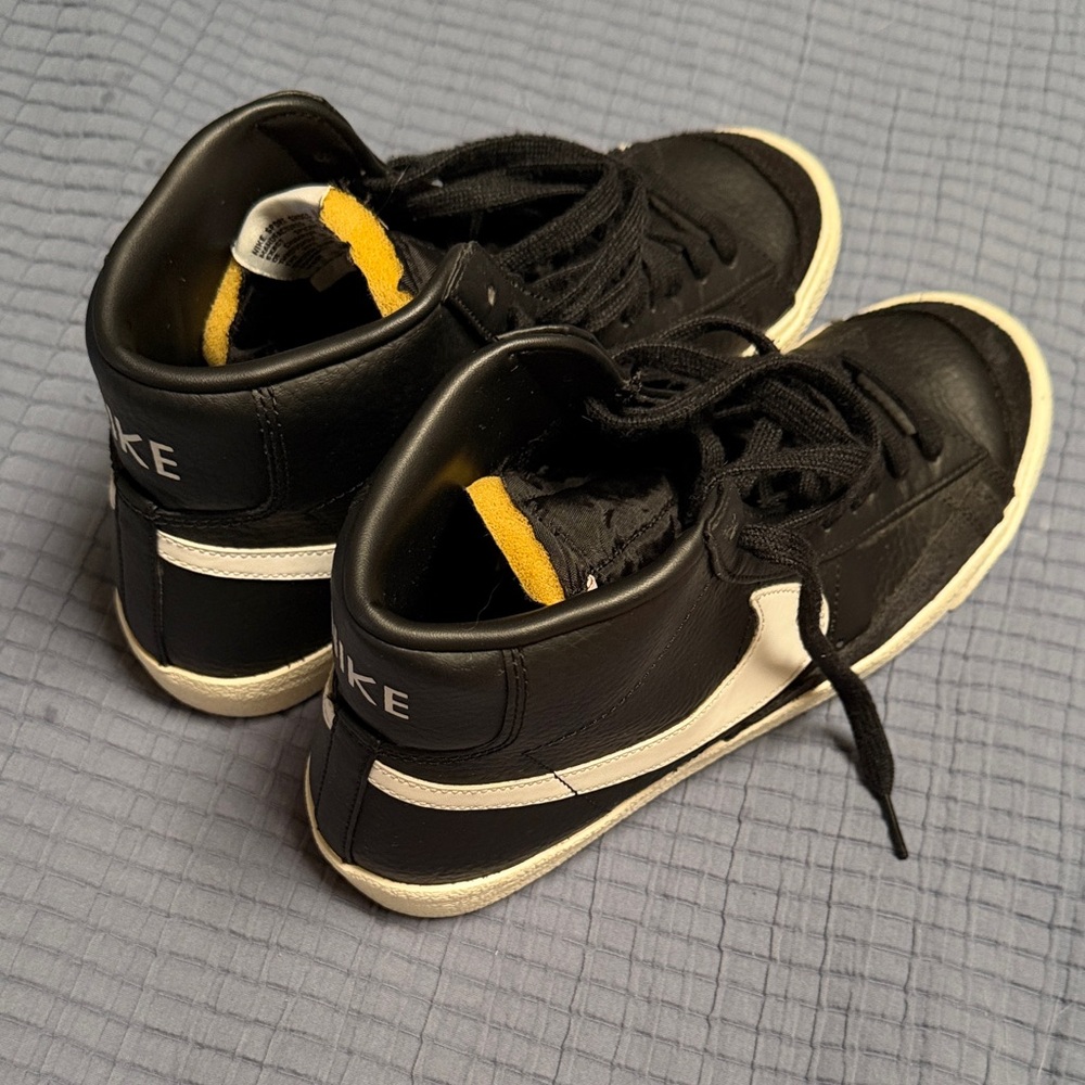 Nike Blazer Mid 77